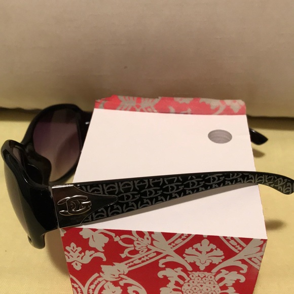 Women’s Sunglasses! - Picture 2 of 4